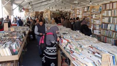 قرعة علنية لاختيار بائعي سور الأزبكية المشاركين في معرض الكتاب
