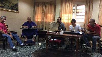 5 صور ترصد بروفات «ابن عربي» قبل جولتهم الغنائية بمصر