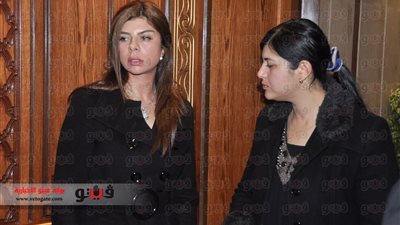 بالصور.. مصطفى شعبان وهاني رمزي في عزاء والد أميرة فتحي