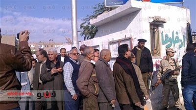 البيان الإماراتية: التاريخ يقف فاتحا ذراعيه لمصر يومي الاستفتاء