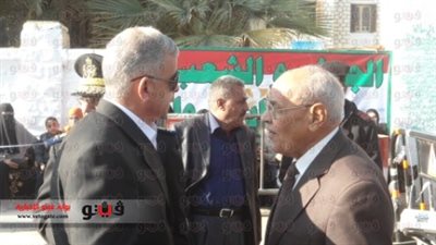 بالصور.. محافظ السويس يتفقد لجان الاستفتاء