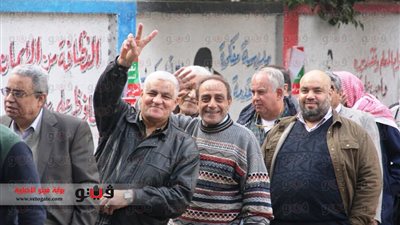 إقبال الناخبات على لجان التبين