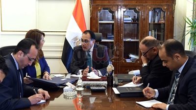 مدبولي يتابع تكليفات الرئيس مع وزيرة التضامن.. انطلاق مشروع «مودة» منتصف نوفمبر لخفض معدلات الطلاق.. حملة قومية لتنظيم الأسرة تستهدف المحافظات الأكثر إنجابا.. وإنشاء مجمع خدمات الطفولة بالأس