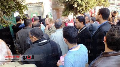 بالصور.. إقبال كثيف من المواطنين على لجان الاستفتاء بالمنوفية