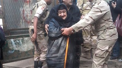 بالصور.. كبار السن يتقدمون طوابير الاستفتاء بكرداسة