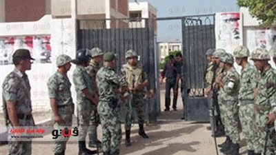 الجيش يمنع وقوف السيارات في محيط لجان التصويت بالتجمع الخامس