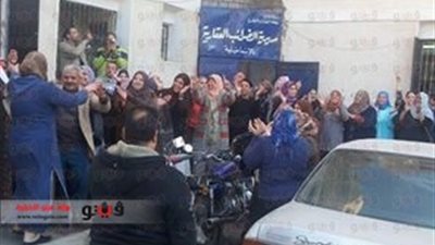 حفلات راقصة على أنغام السمسمية أمام لجان الإسماعيلية