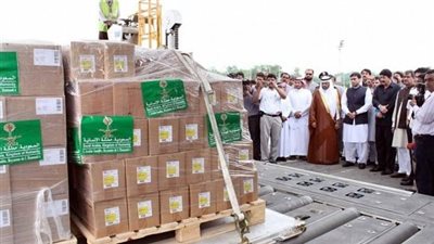 إدخال دفعة من مساعدات الجسر الجوى السعودى لقطاع غزة