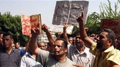 عمال «غزل المحلة» يواصلون إضرابهم عن العمل