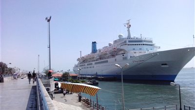 ميناء بورسعيد يستقبل 960 سائحا