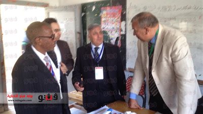 بالفيديو والصور.. نائب البرلمان العربى يتفقد لجان الاستفتاء في التجمع الخامس