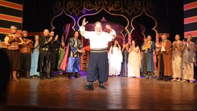 «الفخراني ورمضان وبدير» أعادوا الروح لـ«مسارح الدولة»