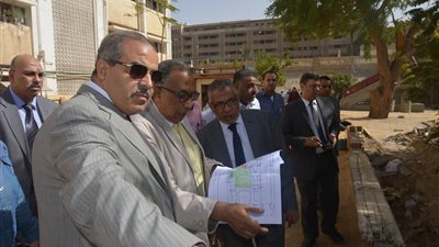 «المحرصاوي» يتفقد تشطيبات كوبري فرع البنات وبوابة التربية «بنين»