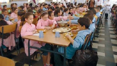 استشاري باطنة: استبدال حليب الوجبات المدرسية بالفطيرة قرار صائب
