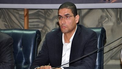 أبو حامد: تصالح الحكومة مع رجال الأعمال الفاسدين خيانة للشعب