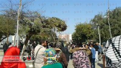 بالصور.. تظاهرة لطلاب 