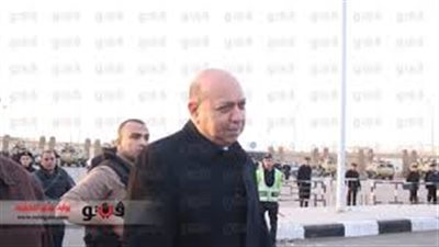 مواطن يطالب 