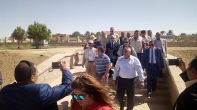 وزير الآثار يتفقد معبد هيبس بالوادي الجديد (صور)