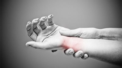 مدير «قصر العينى»: تعاطي المخدرات بالحقن يغلق الأوردة