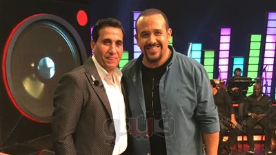 «شيبة» ينتهي من تصوير حلقة شريط كوكتيل مع هشام عباس (صور)