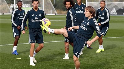 ريـال مدريد يواصل استعداده للقاء الكلاسيكو (صور)