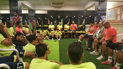 المشرف على الكرة بالمقاولون يجتمع بالجهاز الفني الجديد واللاعبين