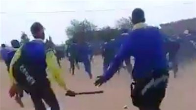 معركة بالسواطير داخل مدرسة ثانوية بجنوب أفريقيا (فيديو وصور)