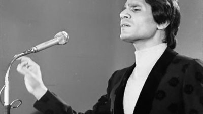 صورة للشعب الفرحان تحت الراية المنصورة