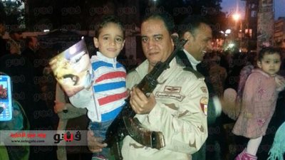 بالفيديو والصور.. الجيش والشرطة يشاركان أهالي الدقهلية فرحتهم بالاستفتاء