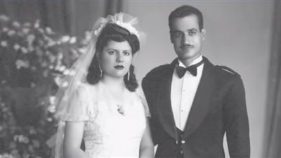 منى الشاذلي تعرض صورًا نادرة لجمال عبد الناصر (فيديو)