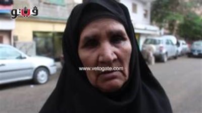 بالفيديو..سيدة عجوز لـ«الشباب»: «انزلوا انتخبوا علشان تاخدوا شقق»