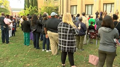 امرأة تضع حفيدتها حية في الفرن (صور)