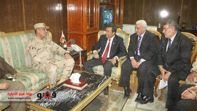 بالصور.. وصول قائد المنطقة العسكرية إلى ديوان عام محافظة المنوفية
