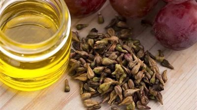 سر زيت بذور العنب في التخلص من حبوب البشرة الدهنية