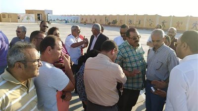 تعليم البحر الأحمر تبدأ تطهير مدارس رأس غارب بعد هجوم الثعابين (صور)