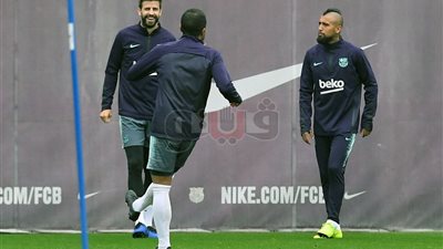 برشلونة يخوض مرانه الأخير قبل مواجهة ريـال مدريد في كلاسيكو اليوم (صور)