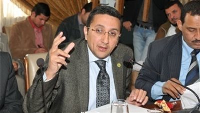 شقيق «هاني رمزي» يتهم أنصار منافسيه بعرقلة وصول الناخبين للجان