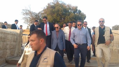 نائب الرئيس الصيني يزور الأهرامات (صور)