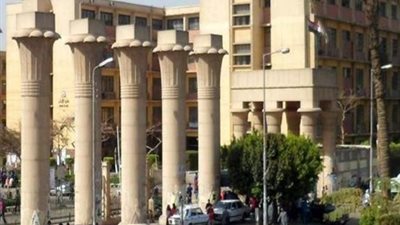 أستاذ مناهج: بعض طلاب كليات الطب يحفظون الكتب