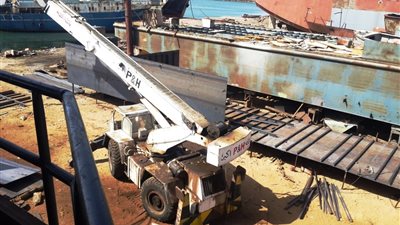 «مصرية الأيادي».. فيتو داخل ورش صناعة السفن في بورفؤاد.. كتائب التصنيع المصرية تتفوق على الأجنبية.. دول خارجية تدرس التعاقد مع صناع الفراعنة.. ومدير الترسانة: انتزعنا اعترافا دوليا بتميزنا (