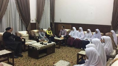 فتيات المعهد الأزهري يزرن مطرانية الأرثوذكس لأول مرة بقنا (صور)