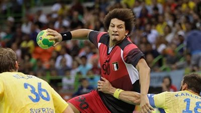 علي زين يغادر القاهرة بعد ختام معسكر منتخب «اليد»