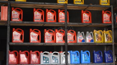 تعرف على أفضل أنواع زيوت السيارات (صور وفيديو)