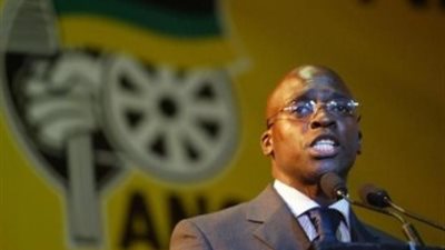 مقاطع جنسية مسربة تلاحق وزير الشئون الداخلية في جنوب أفريقيا