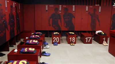 برشلونة ضد الريـال.. غرفة ملابس البرسا تستعد لاستقبال الكلاسيكو (صور)