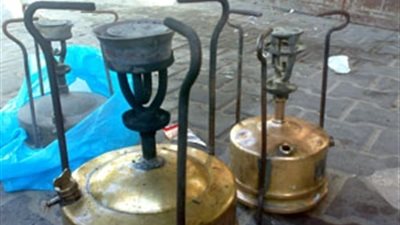 بعد «عش الخفافيش».. شباب يبيع «وابور الجاز» للثراء السريع