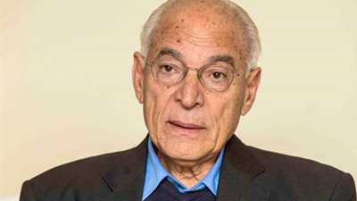 فاروق الباز: بحثت تضاريس الصحراء بتكليف من السادات