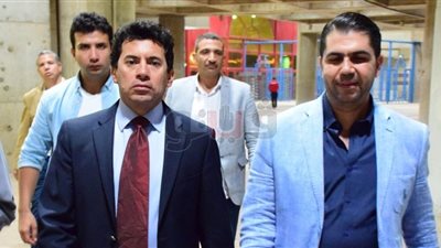 الصدفة تجبر وزير الرياضة على حضور بطولة مصر للريشة