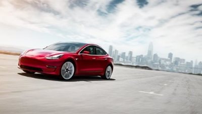 تعرف على مواصفات أرخص سيارة كهربائية من تيسلا