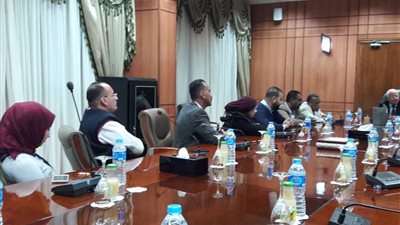 محافظ بورسعيد يلتقي المشاركين في منتدى شباب العالم